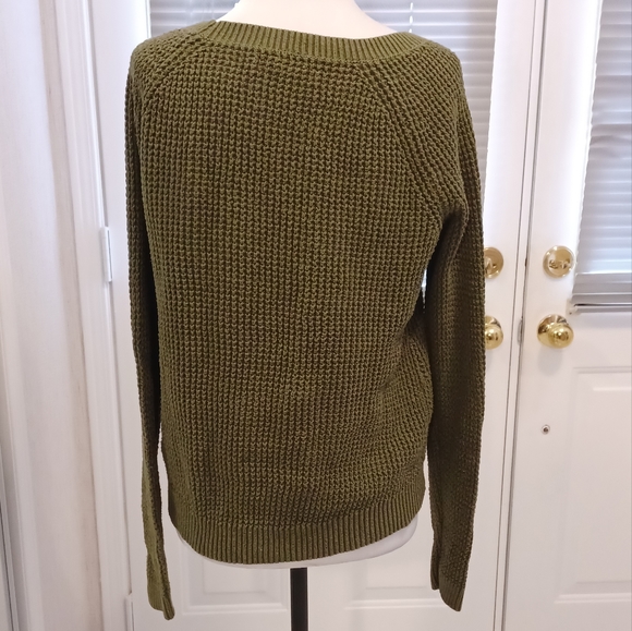 $4 Add-on Green Knit Sweater - Size Small - Picture 4 of 7
